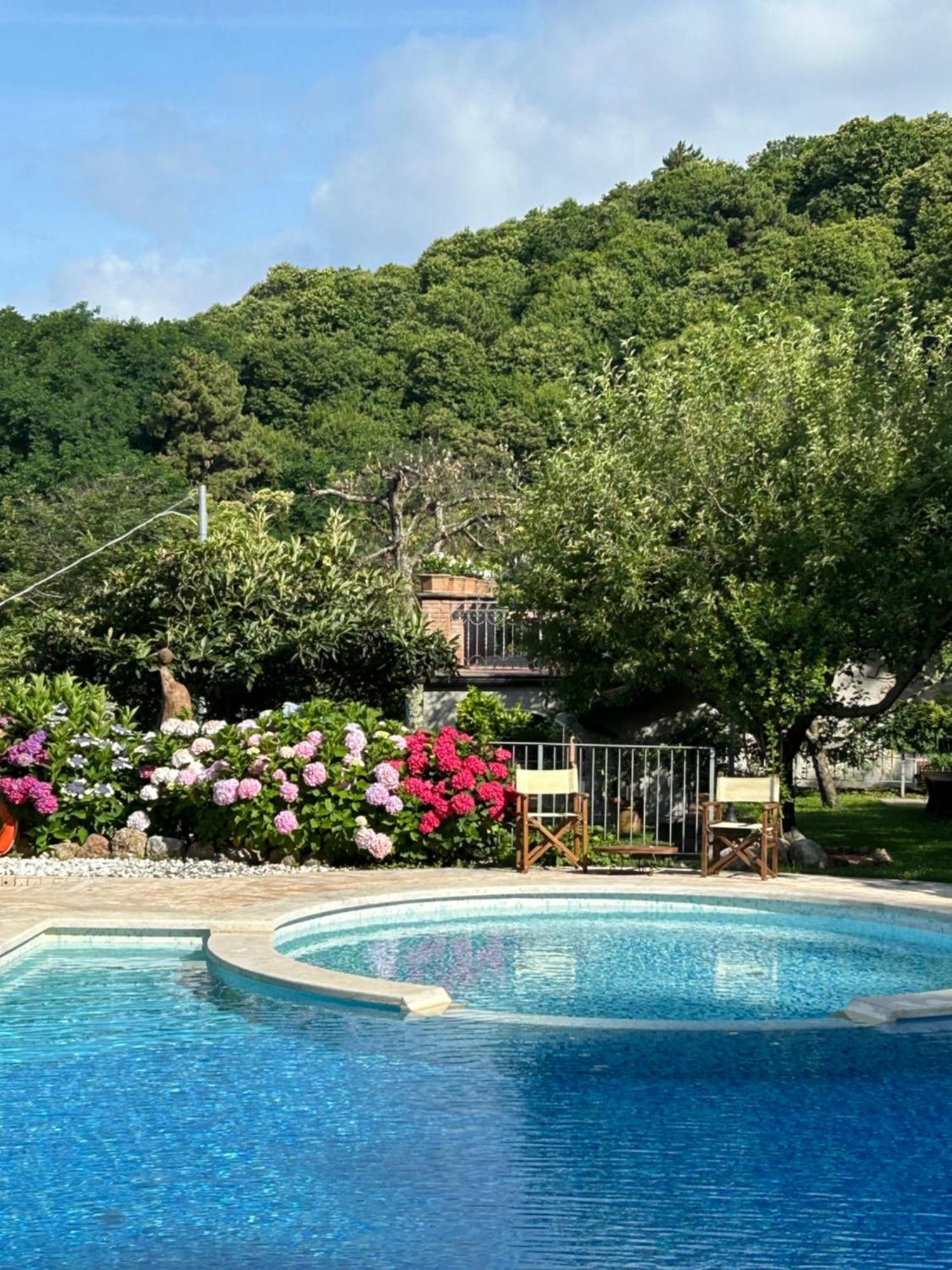 La Terrazza Sulla Versilia ปิเอตราซานตา ภายนอก รูปภาพ