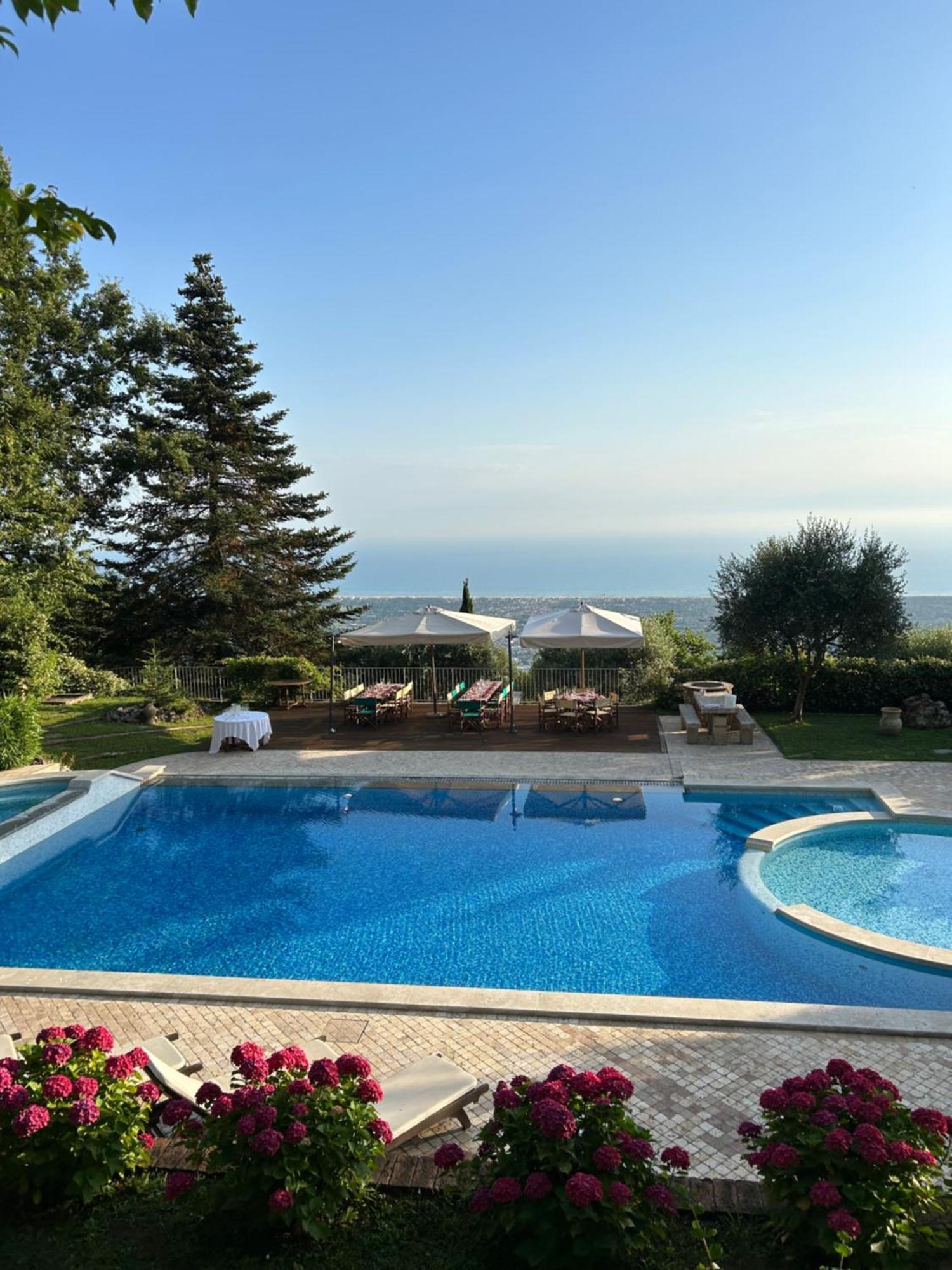 La Terrazza Sulla Versilia ปิเอตราซานตา ภายนอก รูปภาพ
